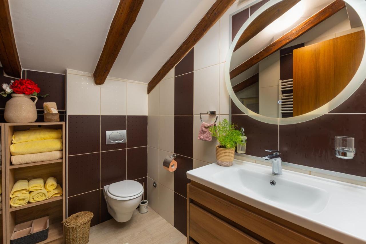 Exclusive Seafront Bacchus Apartment Пореч Экстерьер фото